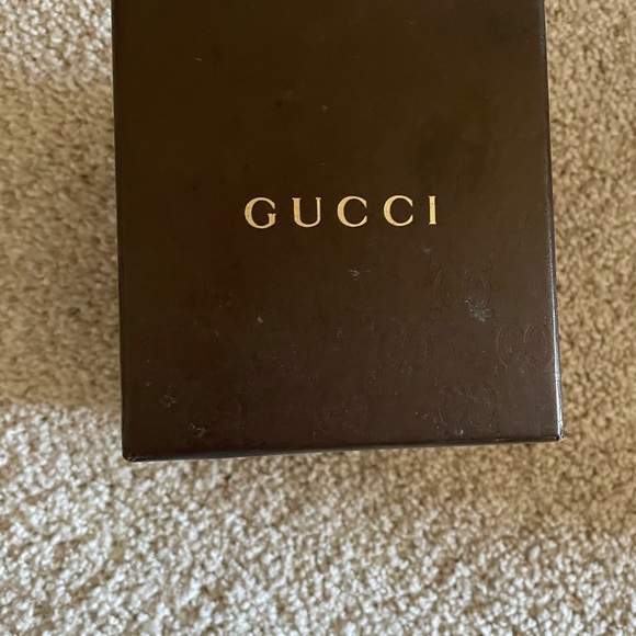 COPY - Authentic Gucci Interchangeably Watch - Picture 2 of 7